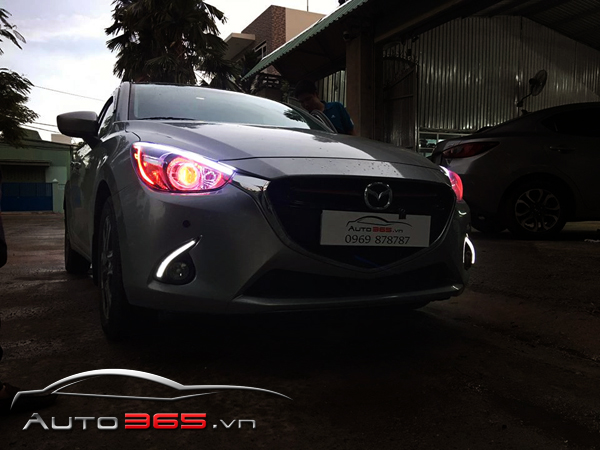 &quot;SỐC&quot; Mazda 2 Độ Bi Xenon Với Tay Nghề Cực Điêu Luyện